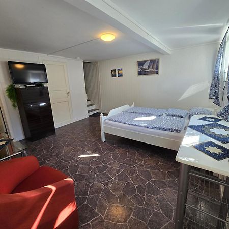Hybel Til Leie Apartment Tvedestrand Bagian luar foto
